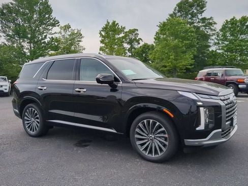 Used 2024 Hyundai Palisade Calligraphy AWD/4WD image 2