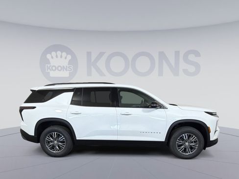 New 2026 Chevrolet Traverse LT FWD image 8