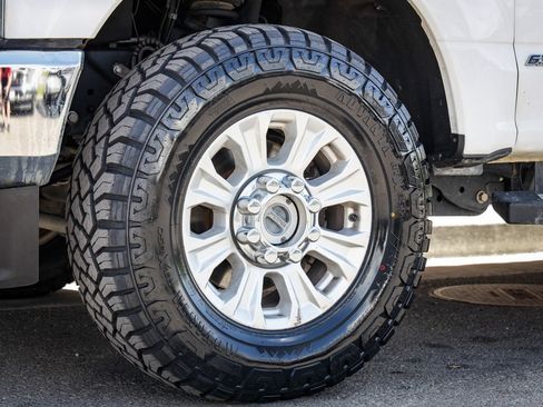 Used 2022 Ford F350 XLT AWD/4WD image 11