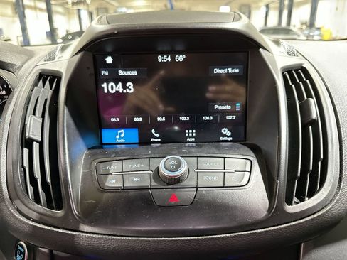 Used 2019 Ford Escape SE image 12