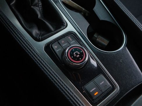 Used 2025 Mercedes-Benz GLE 450e 4MATIC image 59