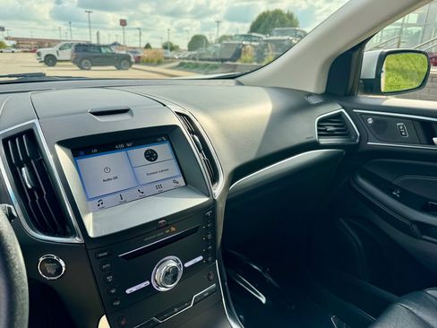 Used 2019 Ford Edge Titanium AWD/4WD image 21