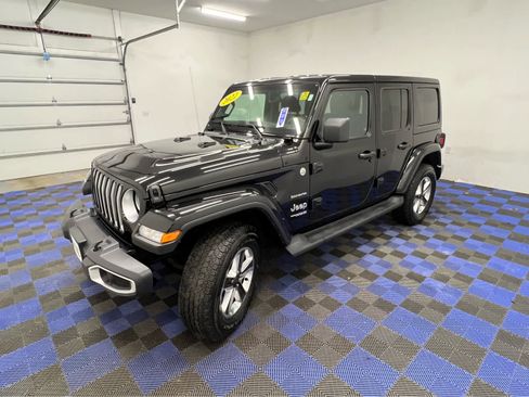 Used 2022 Jeep Wrangler Unlimited Sahara w/ Cold Weather Group image 8