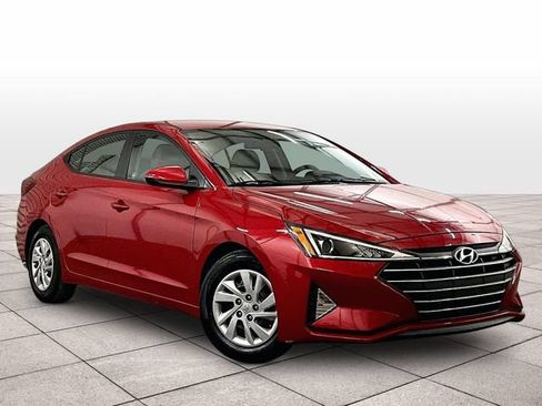 Used 2020 Hyundai Elantra SE w/ Cargo Package (C1) FWD image 2