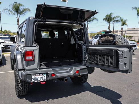 Used 2018 Jeep Wrangler Unlimited Rubicon AWD/4WD image 27