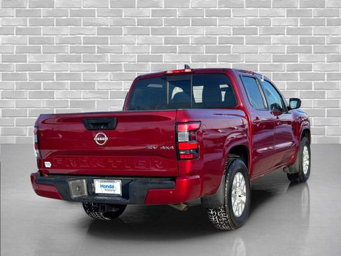 Used 2022 Nissan Frontier SV image 6