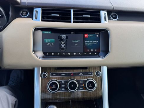 Used 2017 Land Rover Range Rover Sport HSE AWD/4WD image 16