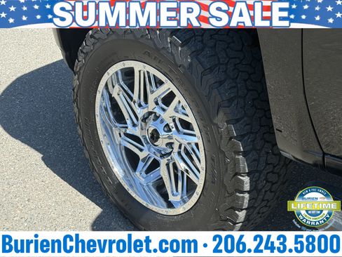 Used 2020 Chevrolet Silverado 1500 High Country w/ Technology Package AWD/4WD image 30