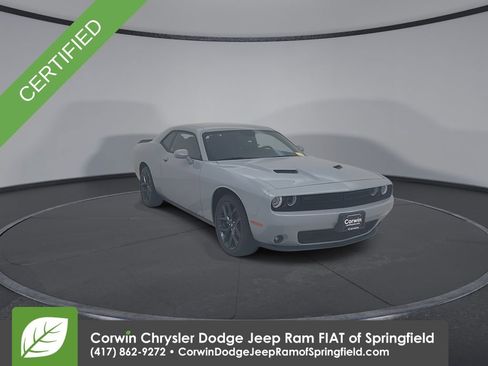 Used 2022 Dodge Challenger SXT w/ Blacktop Package image 5