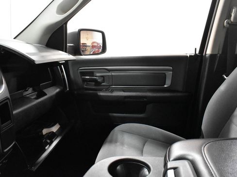 Used 2021 RAM 1500 Classic SLT AWD/4WD image 14