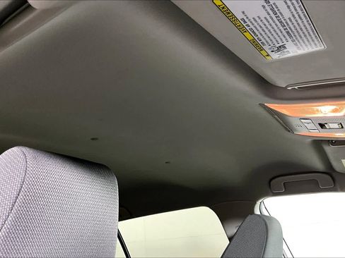 Used 2021 Toyota RAV4 XLE image 13