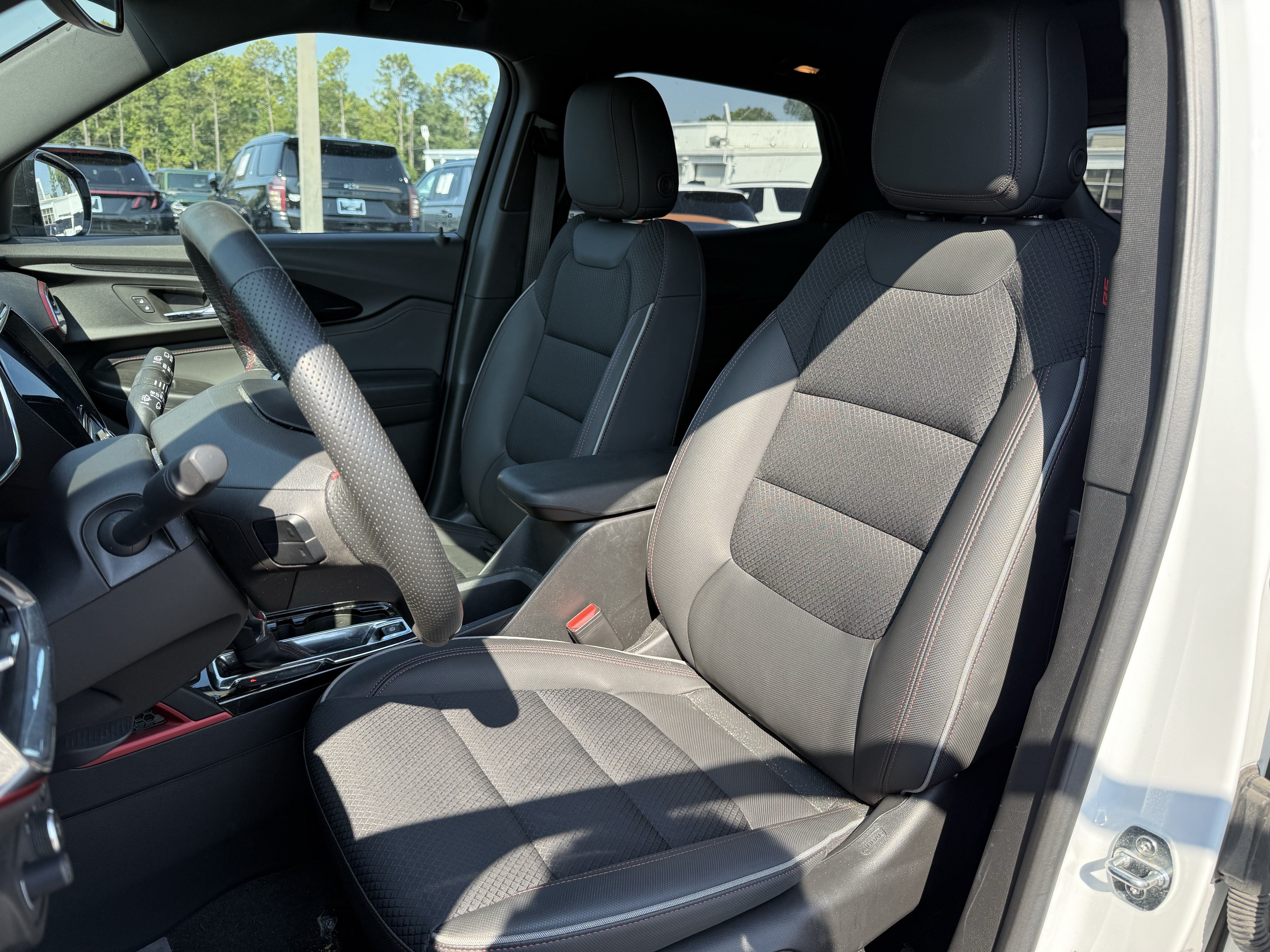 Used 2023 Chevrolet TrailBlazer RS w/ Sun and Liftgate Package AWD/4WD image 7