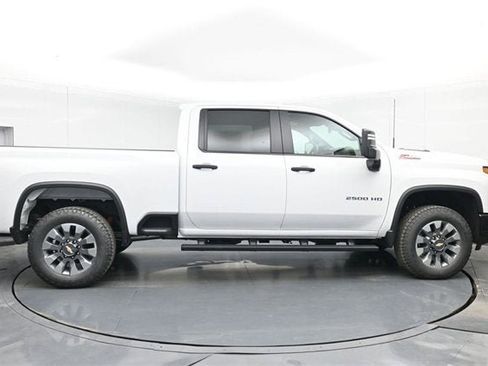 New 2026 Chevrolet Silverado 2500 Custom w/ Custom Value Package image 15