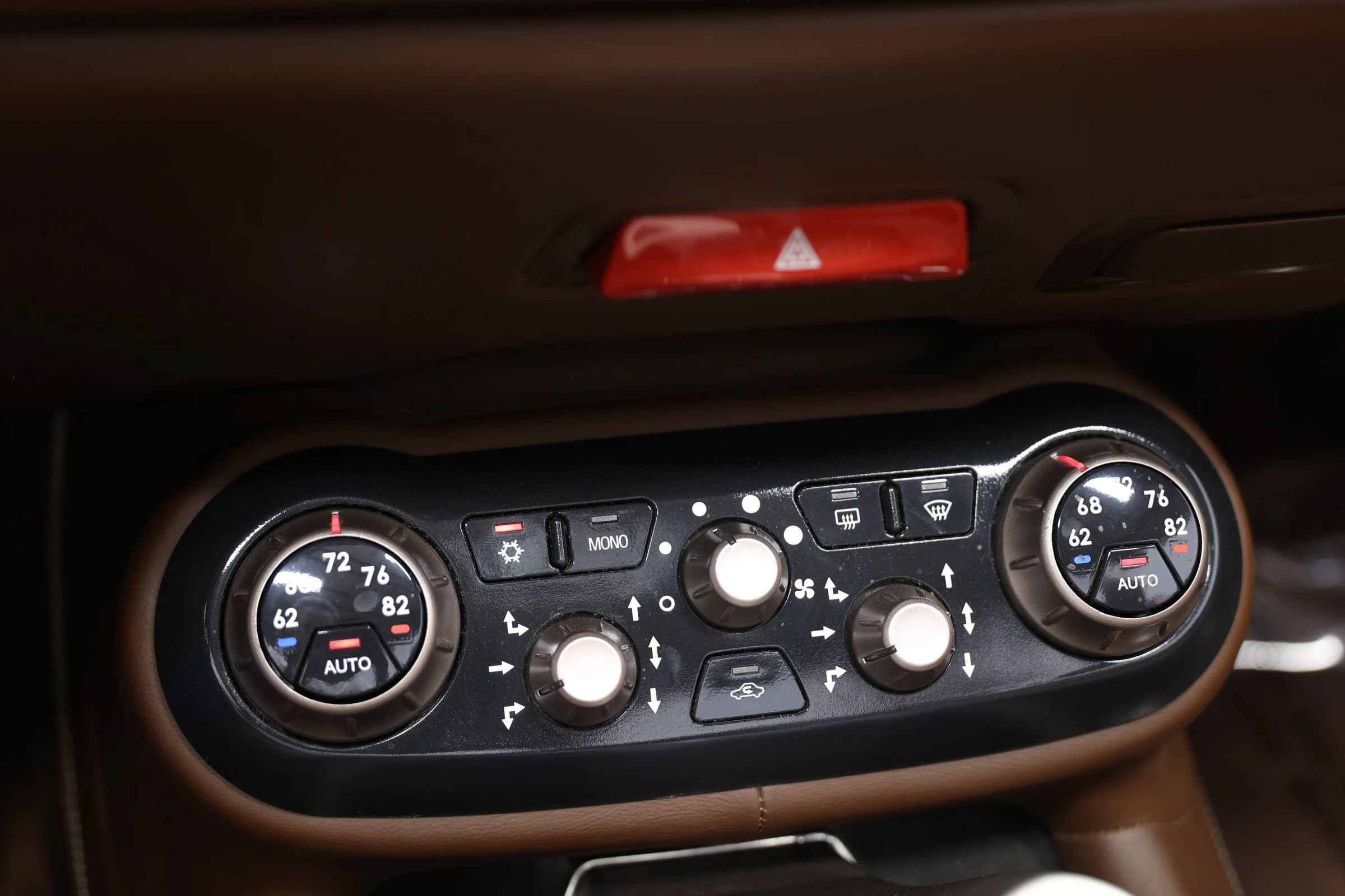 Used 2010 Ferrari California RWD image 52