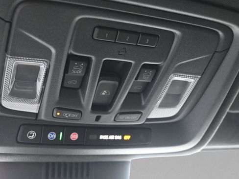 Used 2025 GMC Sierra 2500 AT4X image 44