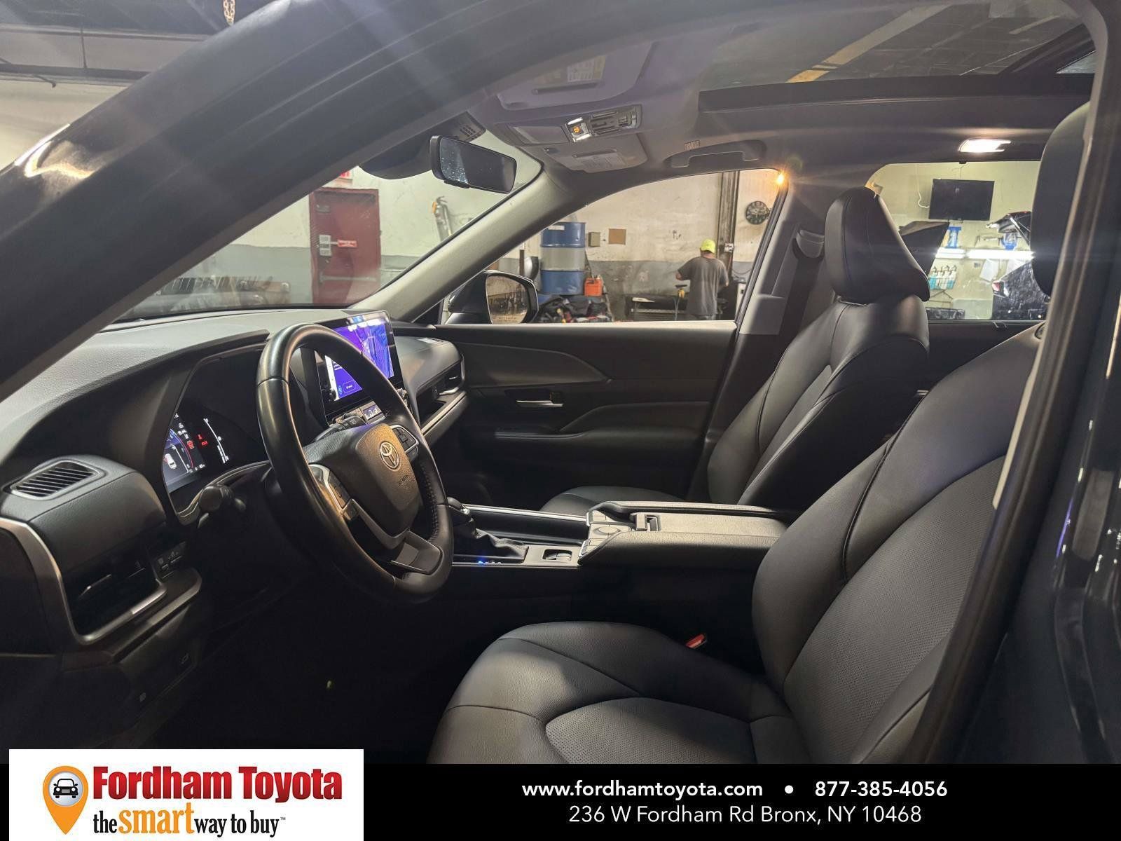 Used 2024 Toyota Grand Highlander AWD image 19