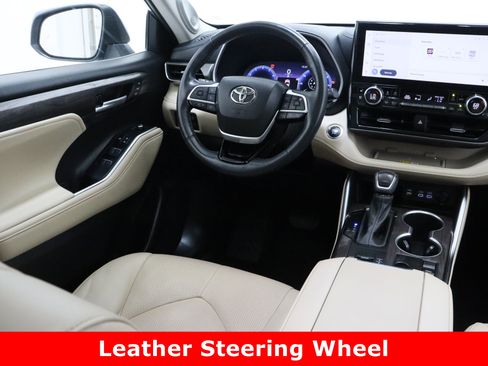 Used 2023 Toyota Highlander Limited image 33