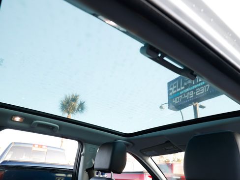 Used 2017 Land Rover Discovery Sport HSE image 24