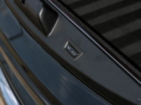 Used 2022 Rolls-Royce Cullinan image 92