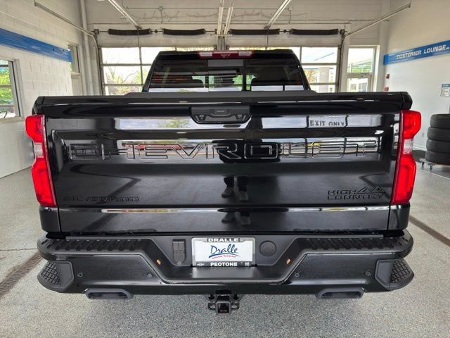 Used 2025 Chevrolet Silverado 1500 High Country w/ Midnight Edition AWD/4WD image 10