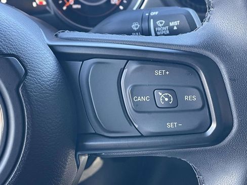 Certified 2023 Jeep Gladiator Sport image 32