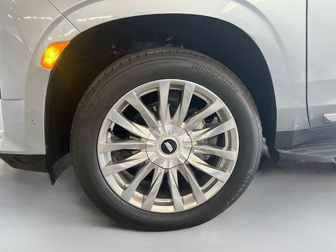 Used 2023 Cadillac Escalade Premium Luxury AWD/4WD image 31