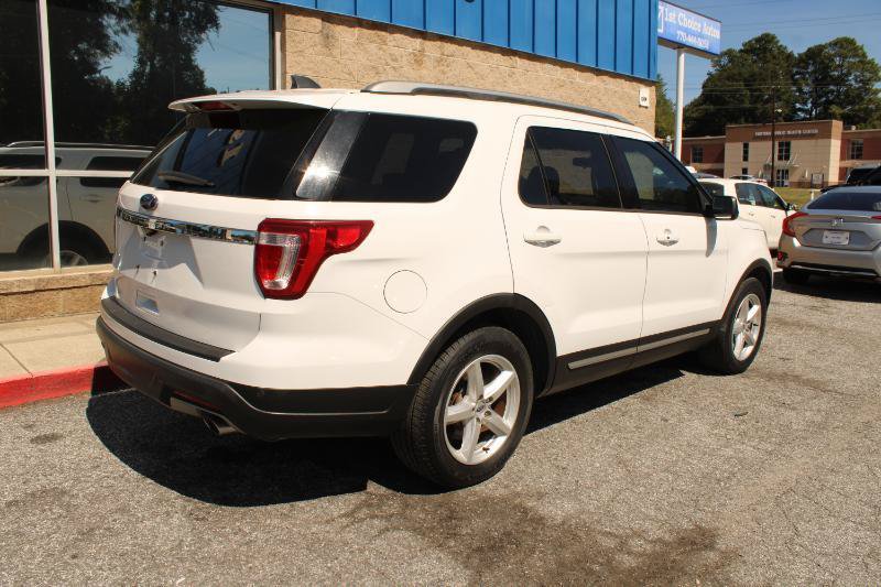 Used 2018 Ford Explorer XLT FWD image 4