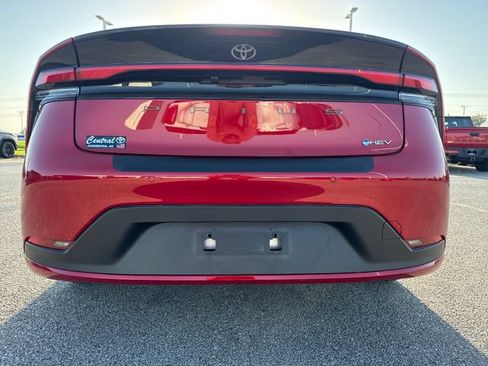 New 2027 Toyota Prius LE FWD image 5