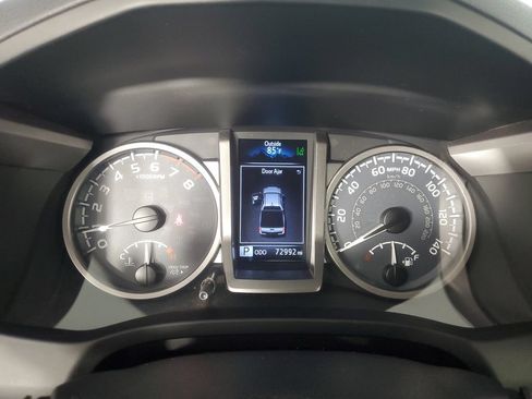 Used 2018 Toyota Tacoma SR5 RWD image 24