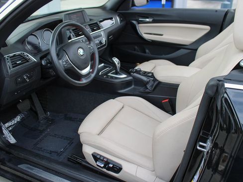 Used 2020 BMW 230i xDrive Convertible w/ Convenience Package image 15