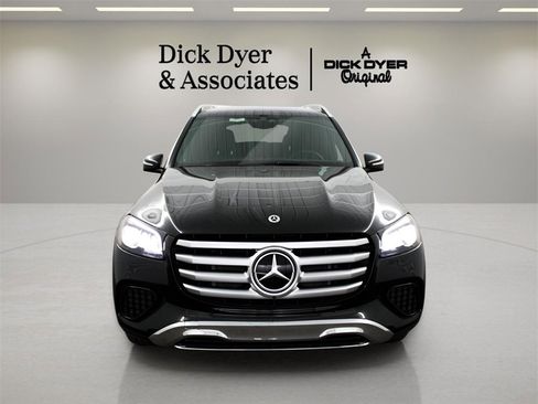 Used 2025 Mercedes-Benz GLS 450 4MATIC image 5