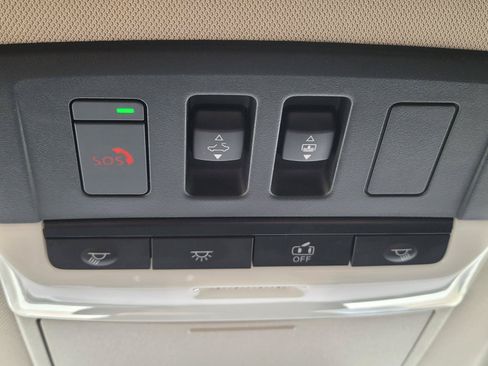 Used 2024 Nissan Pathfinder Platinum FWD image 30