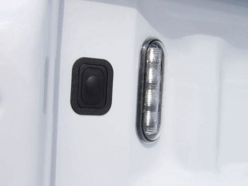 New 2025 Ford F250 Lariat w/ Chrome Package image 32