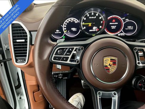 Used 2022 Porsche Cayenne Turbo S AWD/4WD image 27