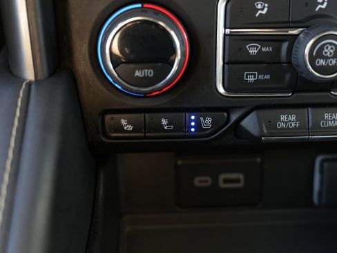 Used 2023 Chevrolet Suburban Premier RWD image 67