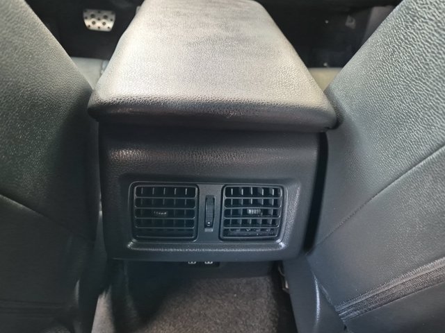 Used 2025 Toyota Camry SE FWD image 16