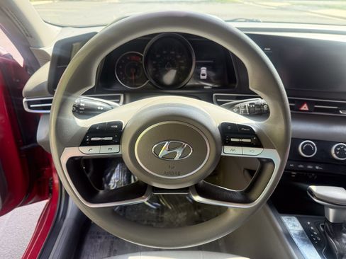 Used 2021 Hyundai Elantra SE w/ Cargo Package FWD image 14