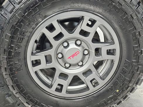 Used 2007 Toyota FJ Cruiser 4WD image 12