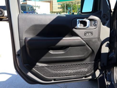 Used 2021 Jeep Wrangler Unlimited Rubicon AWD/4WD image 15