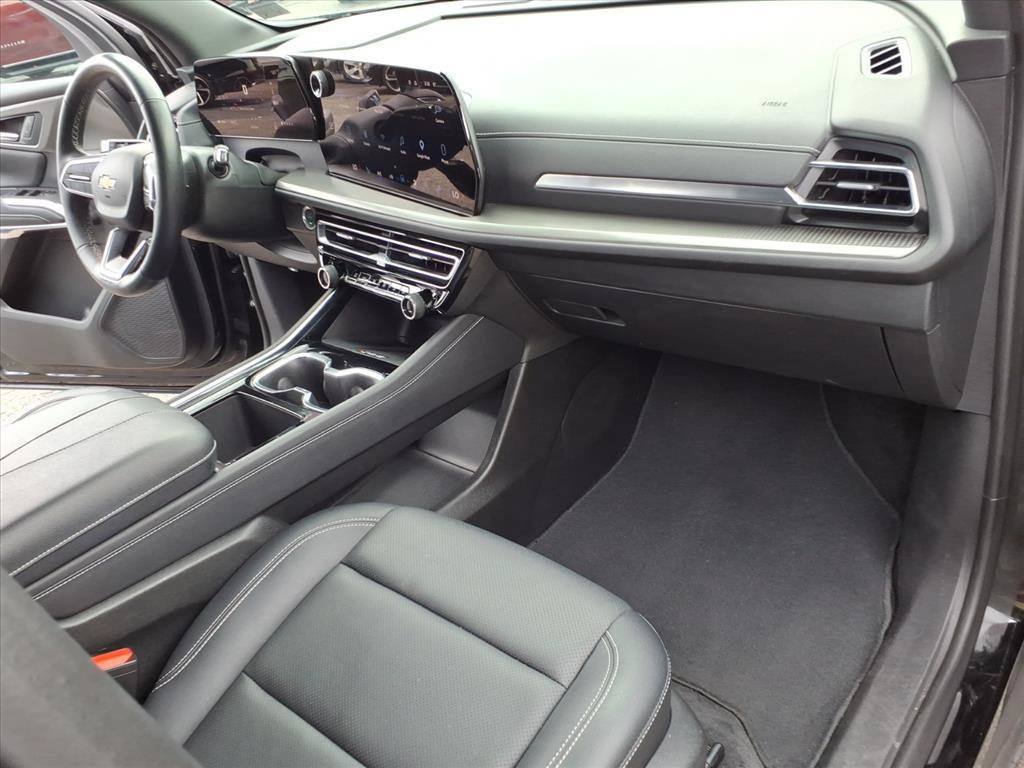 Used 2025 Chevrolet Traverse LT AWD/4WD image 16