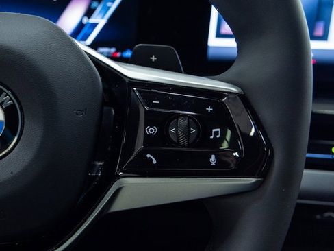 Certified 2025 BMW 530i image 16