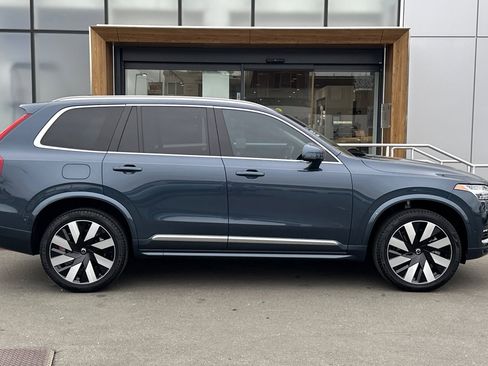 Certified 2025 Volvo XC90 T8 Plus w/ Protection Package image 9