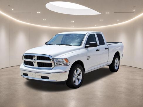 Used 2024 RAM 1500 Classic SLT AWD/4WD image 3