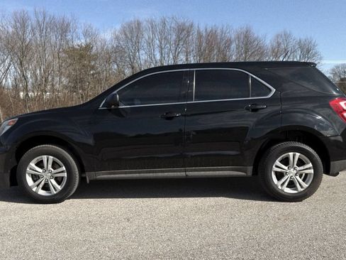 Used 2017 Chevrolet Equinox LS FWD image 35