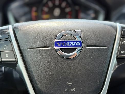 Used 2017 Volvo XC60 T5 Dynamic w/ Preferred Option Package AWD/4WD image 28