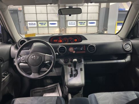 Used 2011 Scion xB FWD image 27