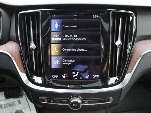 Used 2021 Volvo S60 T5 Momentum FWD image 18
