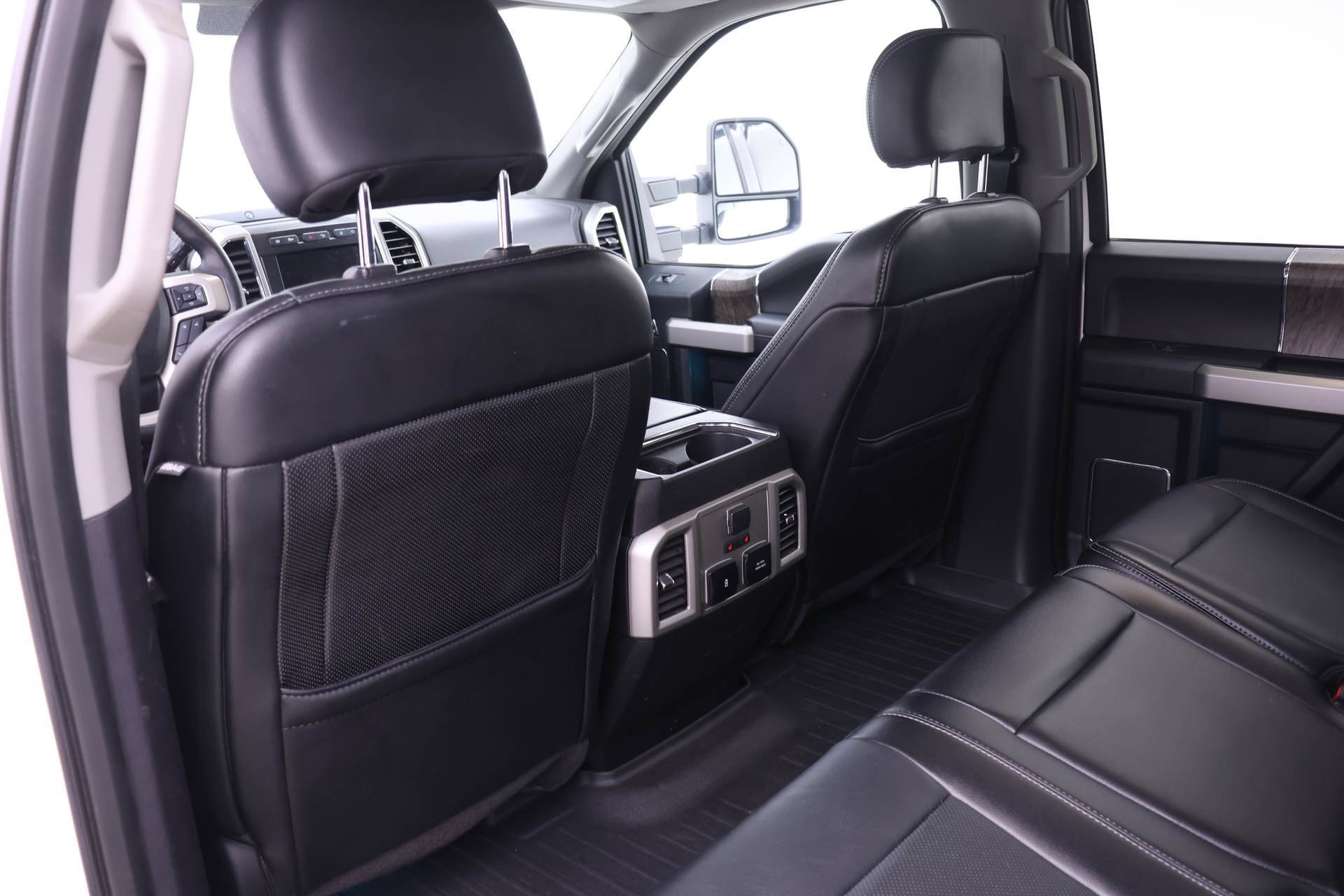 Used 2019 Ford F250 Lariat w/ Lariat Ultimate Package AWD/4WD image 11