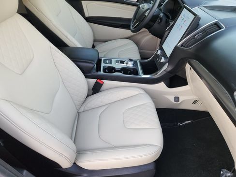 Used 2024 Ford Edge Titanium AWD/4WD image 14