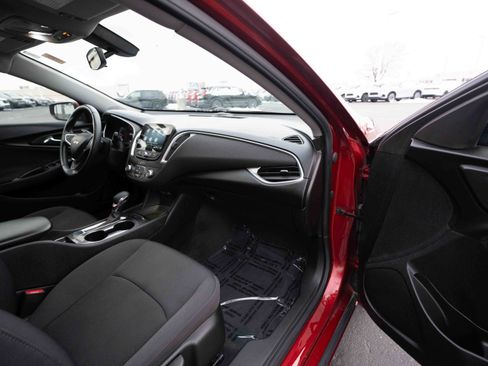 Used 2021 Chevrolet Malibu RS image 25